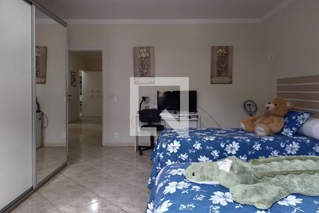 Casa à venda com 211m², 3 quartos e 6 vagasQuarto 2