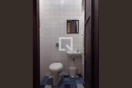 Casa à venda com 211m², 3 quartos e 6 vagasBanheiro de serviço