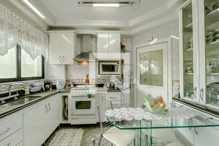 Apartamento à venda com 138m², 3 quartos e 3 vagas Apartamento à venda com 138m², 3 quartos e 3 vagasCozinha