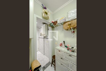 Apartamento à venda com 138m², 3 quartos e 3 vagas Apartamento à venda com 138m², 3 quartos e 3 vagasQuarto de Serviço