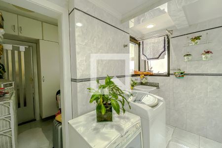 Apartamento à venda com 138m², 3 quartos e 3 vagas Apartamento à venda com 138m², 3 quartos e 3 vagasÁrea de Serviço