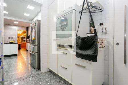 Apartamento à venda com 230m², 4 quartos e 3 vagas Apartamento à venda com 230m², 4 quartos e 3 vagasÁrea de serviço