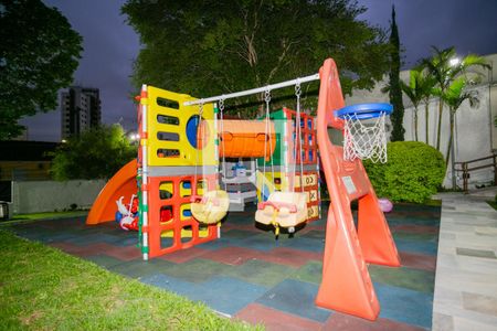 Apartamento à venda com 230m², 4 quartos e 3 vagas Apartamento à venda com 230m², 4 quartos e 3 vagasÁrea comum - Playground