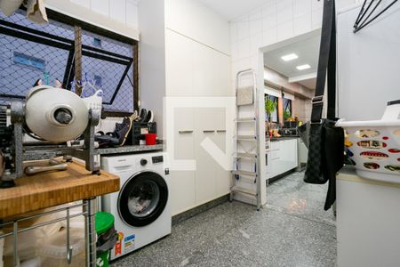 Apartamento à venda com 230m², 4 quartos e 3 vagas Apartamento à venda com 230m², 4 quartos e 3 vagasÁrea de serviço