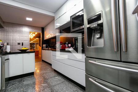 Apartamento à venda com 230m², 4 quartos e 3 vagas Apartamento à venda com 230m², 4 quartos e 3 vagasCozinha