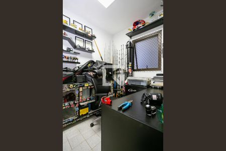 Apartamento à venda com 230m², 4 quartos e 3 vagas Apartamento à venda com 230m², 4 quartos e 3 vagasQuarto de serviço