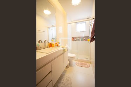 Apartamento à venda com 344m², 4 quartos e 4 vagasBanheiro da Suíte 2