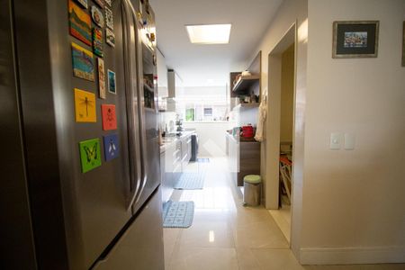 Apartamento à venda com 344m², 4 quartos e 4 vagasCozinha e Área de Serviço