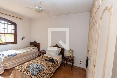 Casa à venda com 320m², 3 quartos e 3 vagasQuarto