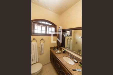 Casa à venda com 320m², 3 quartos e 3 vagasBanheiro da Suíte