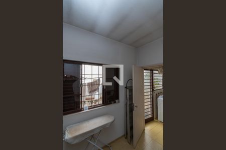 Casa à venda com 320m², 3 quartos e 3 vagasQuarto Área de Serviço