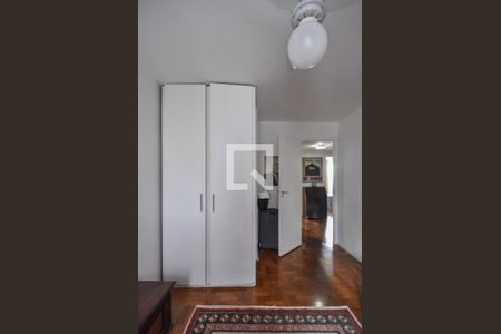 Apartamento à venda com 145m², 4 quartos e 2 vagasQuarto 02