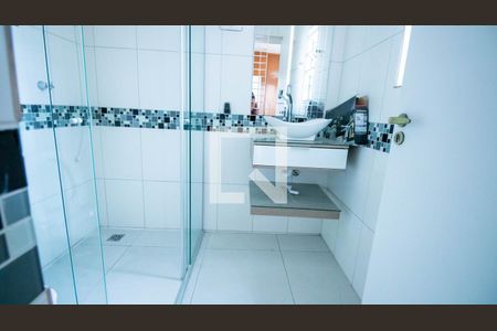 Casa à venda com 300m², 2 quartos e 2 vagas Casa à venda com 300m², 2 quartos e 2 vagasBanheiro da Suíte 2