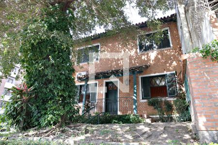 Casa para alugar com 385m², 4 quartos e 3 vagasFachada