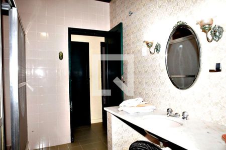 Casa para alugar com 385m², 4 quartos e 3 vagasBanheiro do Quarto 4