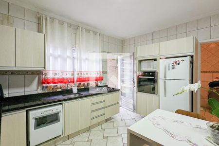 Casa à venda com 100m², 5 quartos e 2 vagas Casa à venda com 100m², 5 quartos e 2 vagasCozinha