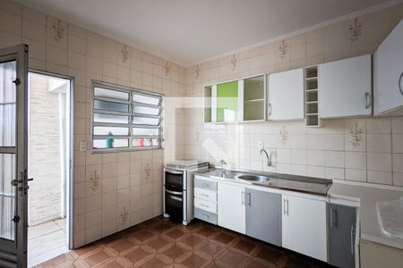 Casa à venda com 100m², 5 quartos e 2 vagas Casa à venda com 100m², 5 quartos e 2 vagasCozinha