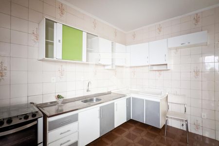 Casa à venda com 100m², 5 quartos e 2 vagas Casa à venda com 100m², 5 quartos e 2 vagasCozinha