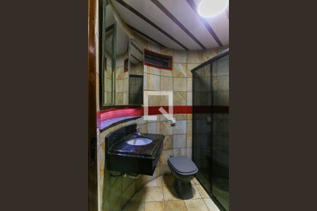 Casa à venda com 357m², 4 quartos e 6 vagasBanheiro da garagem