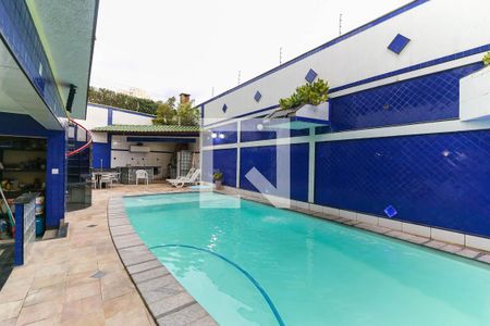 Casa à venda com 357m², 4 quartos e 6 vagasPiscina