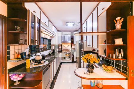 Casa à venda com 357m², 4 quartos e 6 vagasCozinha