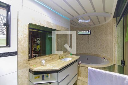 Casa à venda com 357m², 4 quartos e 6 vagasBanheiro da Suíte 1