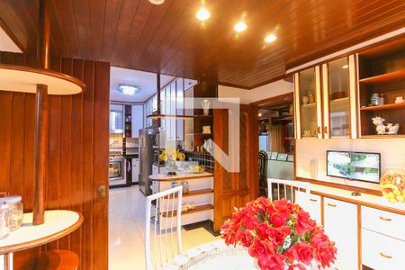 Casa à venda com 357m², 4 quartos e 6 vagasCozinha