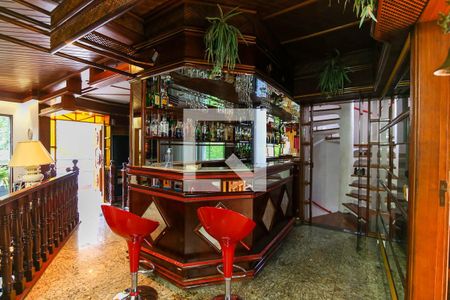 Casa à venda com 357m², 4 quartos e 6 vagasDetalhe Sala