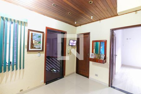 Casa à venda com 357m², 4 quartos e 6 vagasCorredor