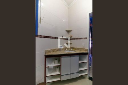 Casa à venda com 357m², 4 quartos e 6 vagasBanheiro da Suíte 3