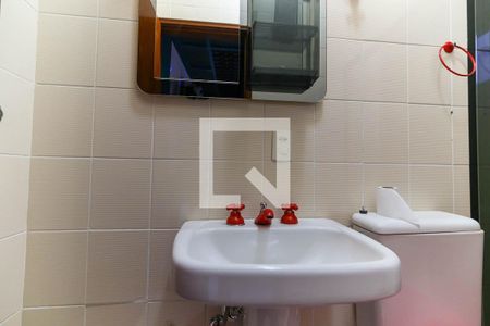 Casa à venda com 357m², 4 quartos e 6 vagasBanheiro da Suíte 2