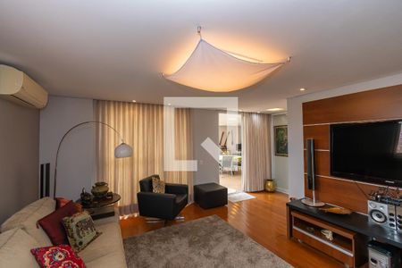 Apartamento à venda com 350m², 3 quartos e 5 vagas Apartamento à venda com 350m², 3 quartos e 5 vagasSala de TV 2