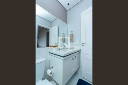 Apartamento à venda com 350m², 3 quartos e 5 vagas Apartamento à venda com 350m², 3 quartos e 5 vagasBanheiro da Suíte 2