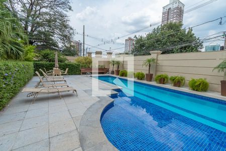 Apartamento à venda com 350m², 3 quartos e 5 vagas Apartamento à venda com 350m², 3 quartos e 5 vagasÁrea comum - Piscina