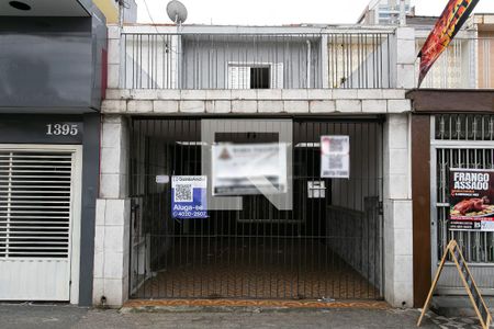 Casa à venda com 120m², 2 quartos e 2 vagasFachada