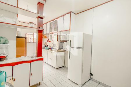 Casa à venda com 352m², 3 quartos e 2 vagas Casa à venda com 352m², 3 quartos e 2 vagasCozinha