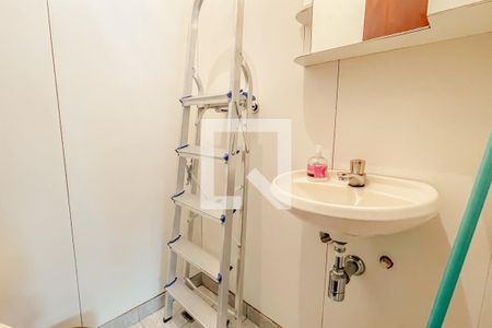 Casa à venda com 352m², 3 quartos e 2 vagas Casa à venda com 352m², 3 quartos e 2 vagasSuíte 2 banheiro