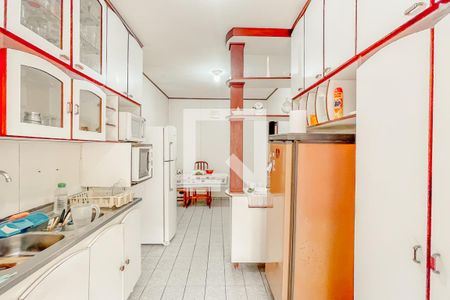 Casa à venda com 352m², 3 quartos e 2 vagas Casa à venda com 352m², 3 quartos e 2 vagasCozinha