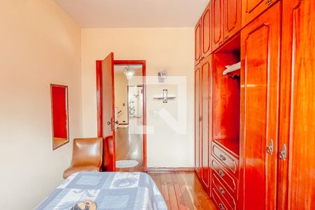 Casa à venda com 352m², 3 quartos e 2 vagas Casa à venda com 352m², 3 quartos e 2 vagasQuarto