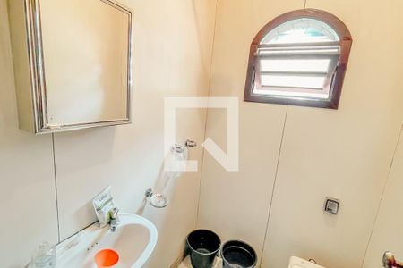 Casa à venda com 352m², 3 quartos e 2 vagas Casa à venda com 352m², 3 quartos e 2 vagasBanheiro de Serviço