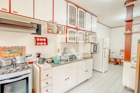 Casa à venda com 352m², 3 quartos e 2 vagas Casa à venda com 352m², 3 quartos e 2 vagasCozinha