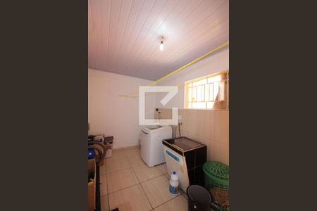 Casa à venda com 180m², 2 quartos e 4 vagasQuarto de Serviço