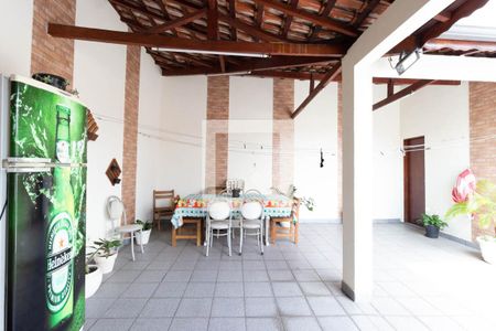 Casa à venda com 280m², 3 quartos e 2 vagasQuintal