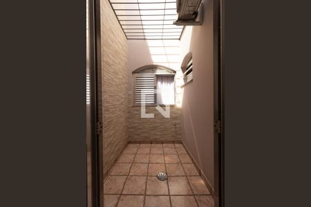 Casa à venda com 280m², 3 quartos e 2 vagasSuíte