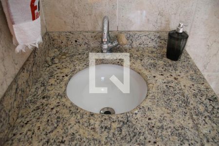 Casa à venda com 315m², 4 quartos e 5 vagasBanheiro de serviço