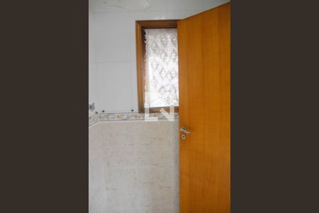 Casa à venda com 315m², 4 quartos e 5 vagasBanheiro de serviço