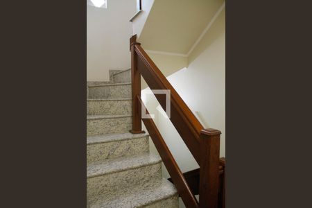 Casa à venda com 315m², 4 quartos e 5 vagasEscada