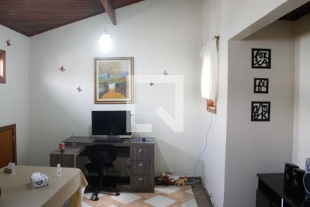 Casa à venda com 315m², 4 quartos e 5 vagasEscritório