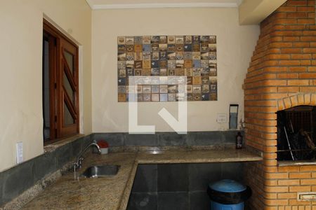 Casa à venda com 315m², 4 quartos e 5 vagasChurrasqueira