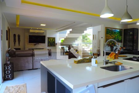Sala de casa de condomínio para alugar com 3 quartos, 360m² em Rio Tavares, Florianópolis